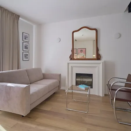 Elegant Duplex, Pool & Tennis, Private Garden & Parking, View