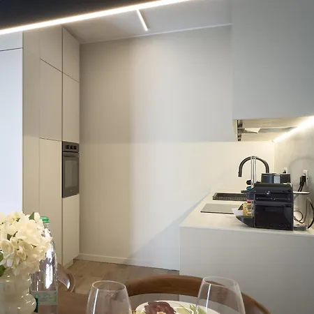 아파트 Elegant Duplex, Pool & Tennis, Private Garden & Parking, View 코모