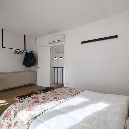 아파트 Elegant Duplex, Pool & Tennis, Private Garden & Parking, View 코모