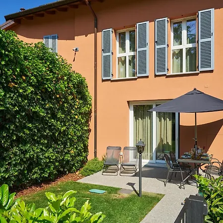 아파트 Elegant Duplex, Pool & Tennis, Private Garden & Parking, View 코모