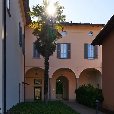 아파트 Elegant Duplex, Pool & Tennis, Private Garden & Parking, View 코모