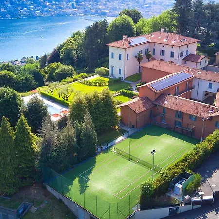 아파트 Elegant Duplex, Pool & Tennis, Private Garden & Parking, View